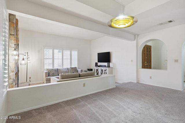 6719 W KERRY Lane, Glendale, AZ 85308