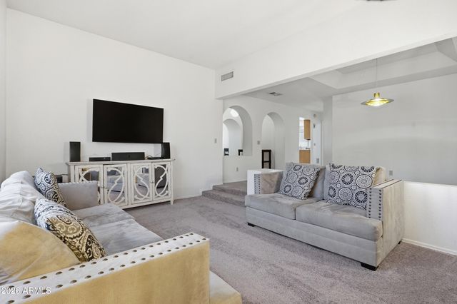 6719 W KERRY Lane, Glendale, AZ 85308