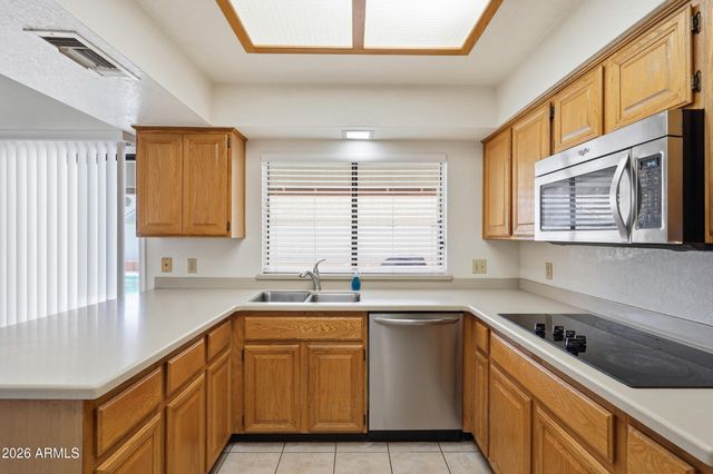 6719 W KERRY Lane, Glendale, AZ 85308