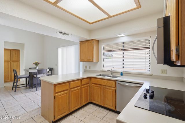 6719 W KERRY Lane, Glendale, AZ 85308