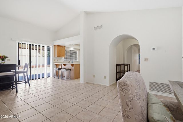 6719 W KERRY Lane, Glendale, AZ 85308