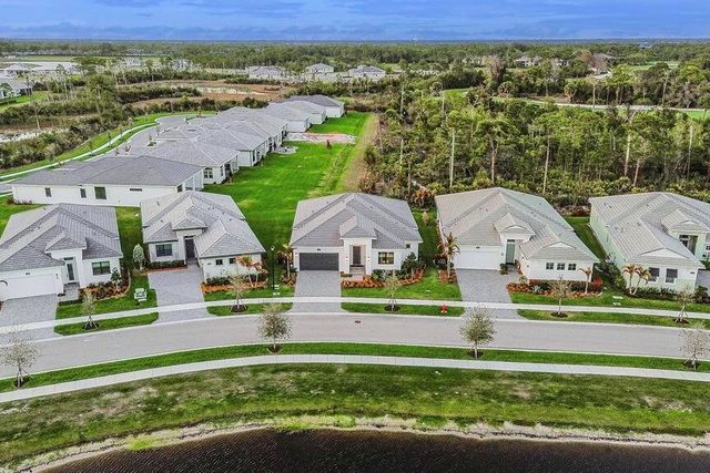 2293 SE Canopy Cove Lane, Port St. Lucie, FL 34984
