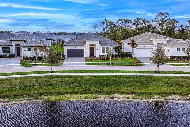 2293 SE Canopy Cove Lane, Port St. Lucie, FL 34984