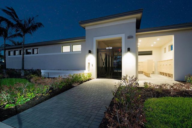 2293 SE Canopy Cove Lane, Port St. Lucie, FL 34984