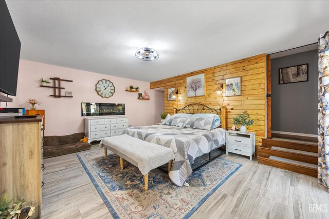 2625 Bay Street, Bakersfield, CA 93301