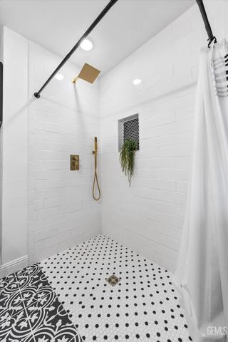 2625 Bay Street, Bakersfield, CA 93301