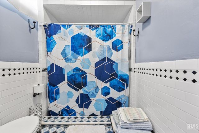 2625 Bay Street, Bakersfield, CA 93301