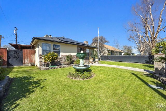 2625 Bay Street, Bakersfield, CA 93301