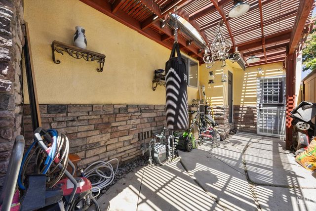 2625 Bay Street, Bakersfield, CA 93301