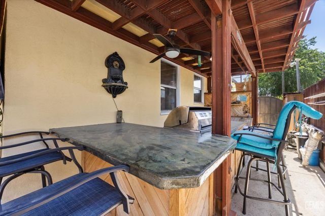 2625 Bay Street, Bakersfield, CA 93301