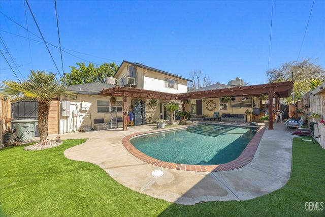 2625 Bay Street, Bakersfield, CA 93301