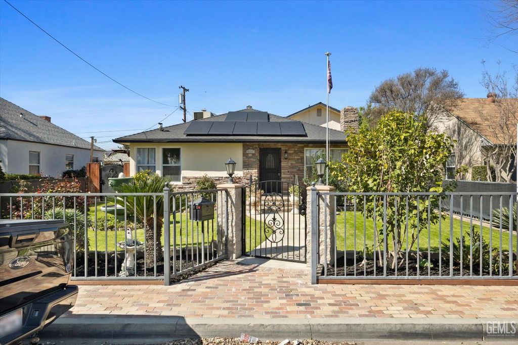 2625 Bay Street, Bakersfield, CA 93301