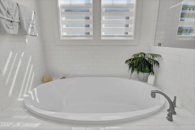 393 Summerhouse Drive, Holly Ridge, NC 28445