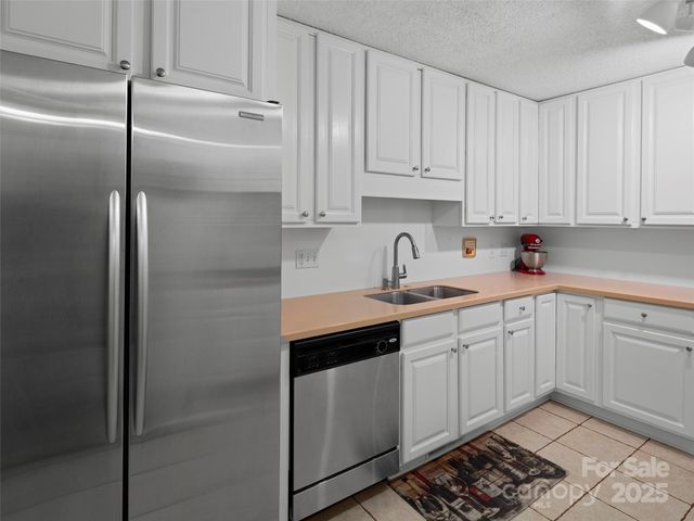 102 Crowfields Drive, Asheville, NC 28803