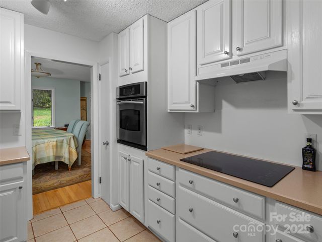 102 Crowfields Drive, Asheville, NC 28803