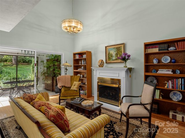 102 Crowfields Drive, Asheville, NC 28803