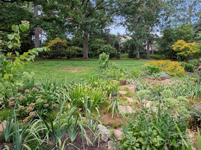102 Crowfields Drive, Asheville, NC 28803