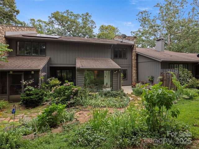 102 Crowfields Drive, Asheville, NC 28803