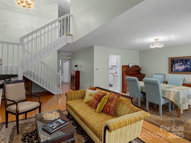 102 Crowfields Drive, Asheville, NC 28803