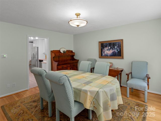 102 Crowfields Drive, Asheville, NC 28803