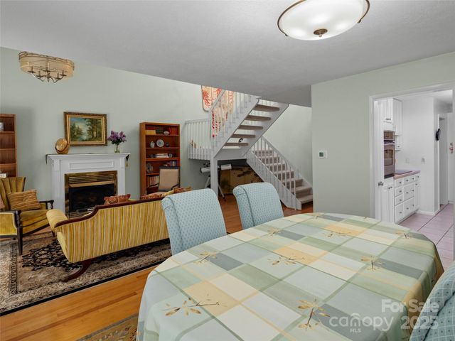 102 Crowfields Drive, Asheville, NC 28803