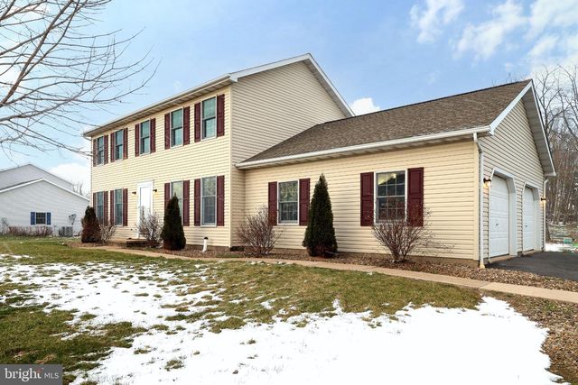 1039 E SPRINGFIELD DR, Bellefonte, PA 16823