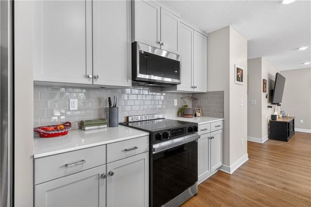 408 Woodview Drive, Raymore, MO 64083