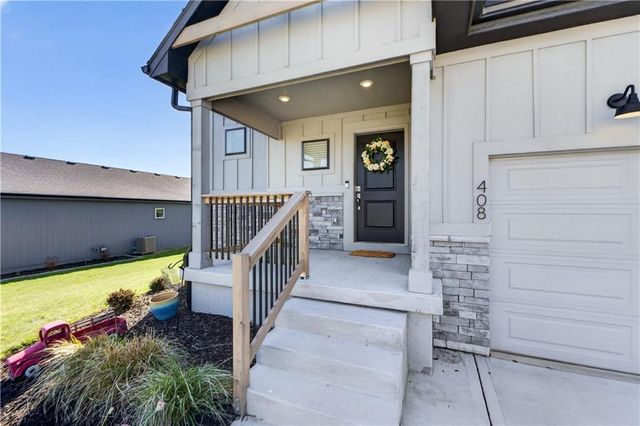 408 Woodview Drive, Raymore, MO 64083