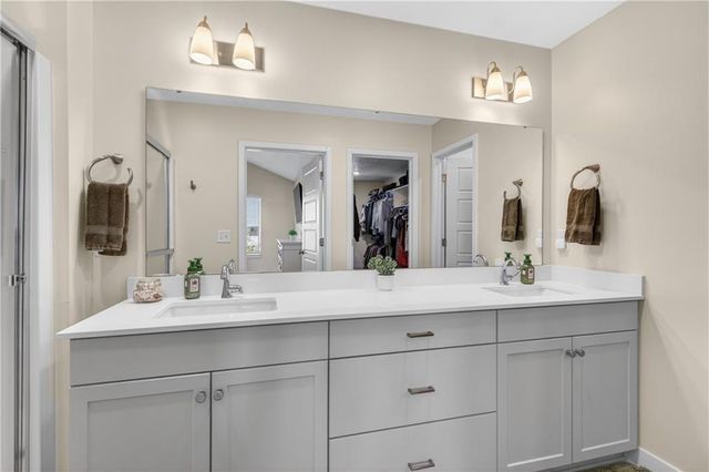 408 Woodview Drive, Raymore, MO 64083