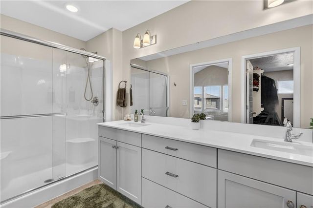 408 Woodview Drive, Raymore, MO 64083