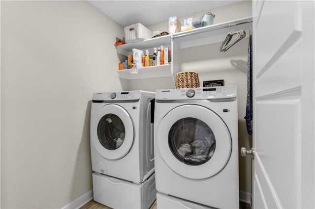 408 Woodview Drive, Raymore, MO 64083