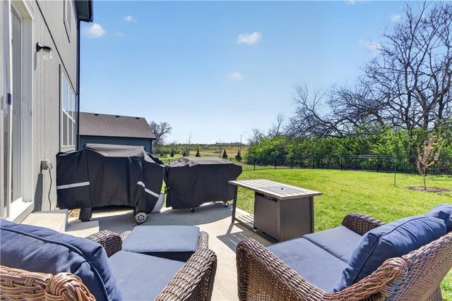 408 Woodview Drive, Raymore, MO 64083