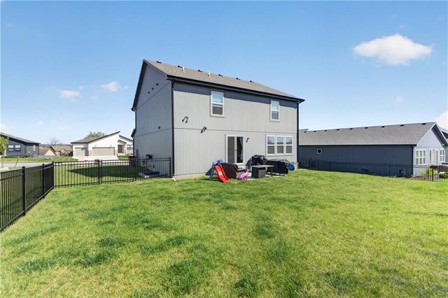 408 Woodview Drive, Raymore, MO 64083