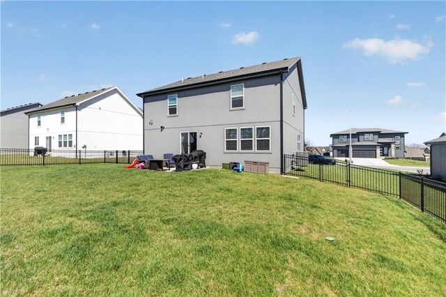 408 Woodview Drive, Raymore, MO 64083