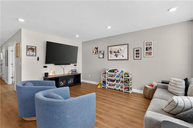 408 Woodview Drive, Raymore, MO 64083