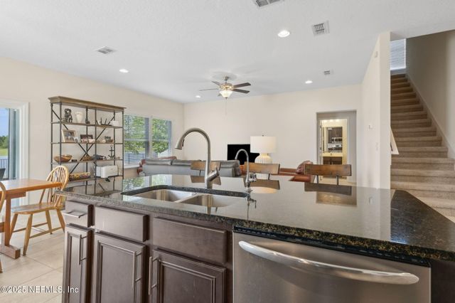 3236 BROWN TROUT Court, Jacksonville, FL 32226
