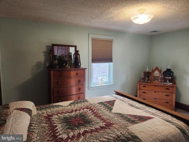 1350 OLD LINE RD, Manheim, PA 17545