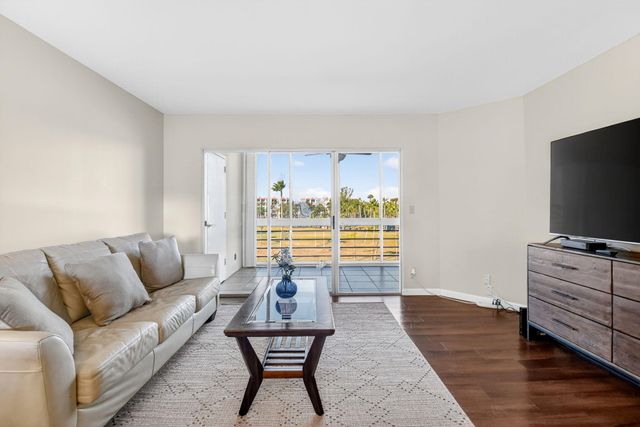 3661 Via Poinciana 410, Lake Worth, FL 33467