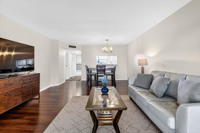 3661 Via Poinciana 410, Lake Worth, FL 33467