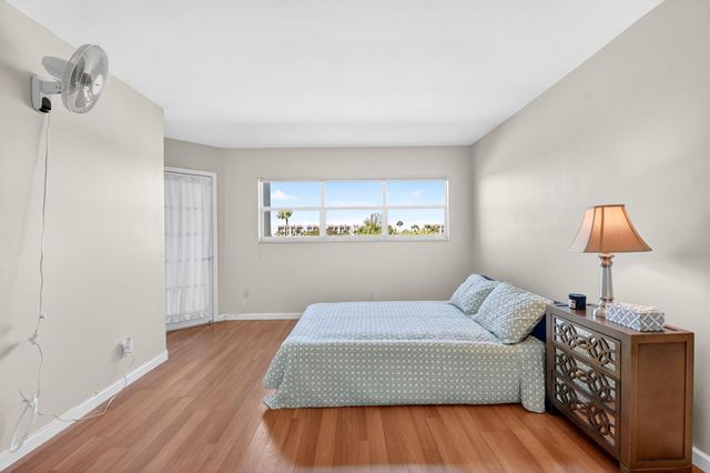 3661 Via Poinciana 410, Lake Worth, FL 33467