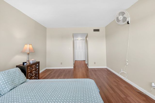 3661 Via Poinciana 410, Lake Worth, FL 33467