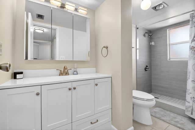 3661 Via Poinciana 410, Lake Worth, FL 33467