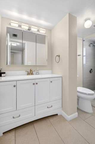 3661 Via Poinciana 410, Lake Worth, FL 33467