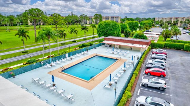 3661 Via Poinciana 410, Lake Worth, FL 33467