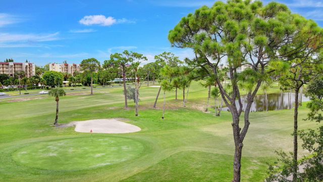 3661 Via Poinciana 410, Lake Worth, FL 33467