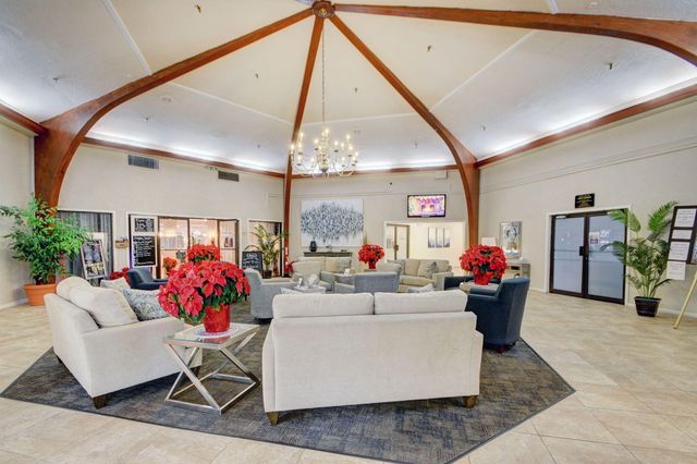 3661 Via Poinciana 410, Lake Worth, FL 33467