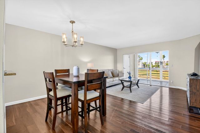 3661 Via Poinciana 410, Lake Worth, FL 33467