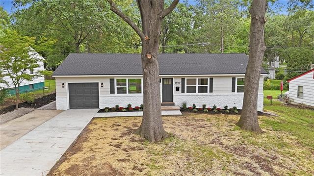 5600 W 101 Terrace, Overland Park, KS 66207