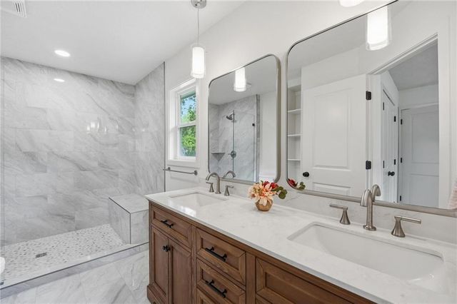 5600 W 101 Terrace, Overland Park, KS 66207
