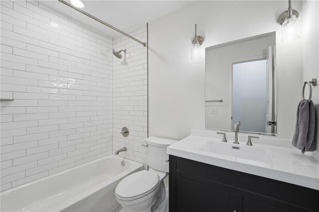 5600 W 101 Terrace, Overland Park, KS 66207
